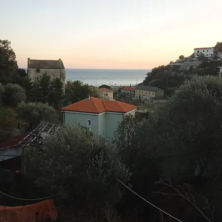 Green House Daniel E Sara Tatil Evi *