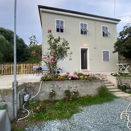 Green House Daniel E Sara Feriehus Celle Ligure