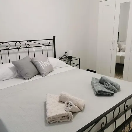 Green House Daniel E Sara 塞勒里古