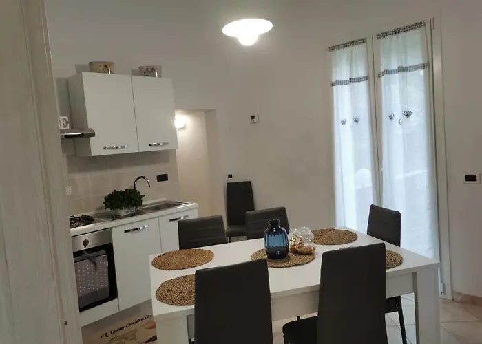 Green House Daniel E Sara *